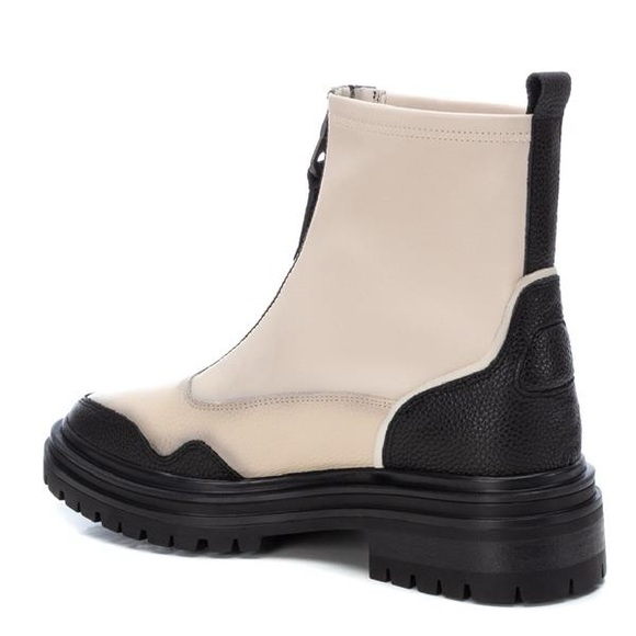 Off-White Leather Lug Sole Zipper Ankle Boots - Picture 2 of 15
